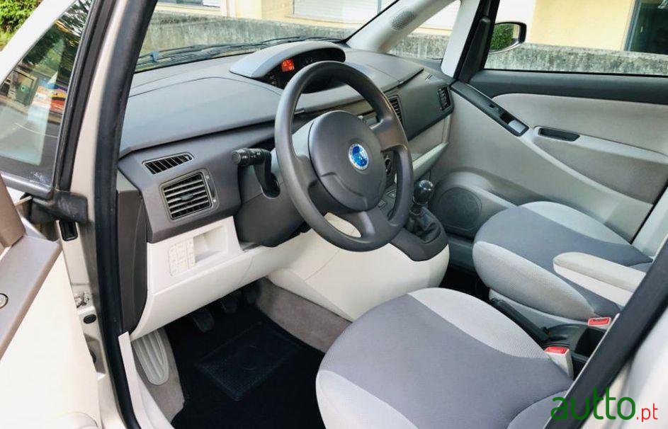 2004' Fiat Idea photo #4