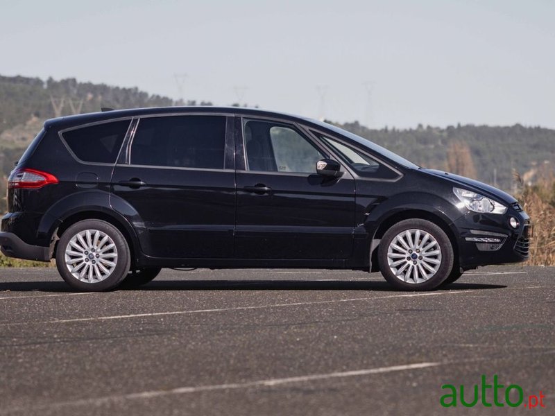 2014' Ford S-Max photo #3