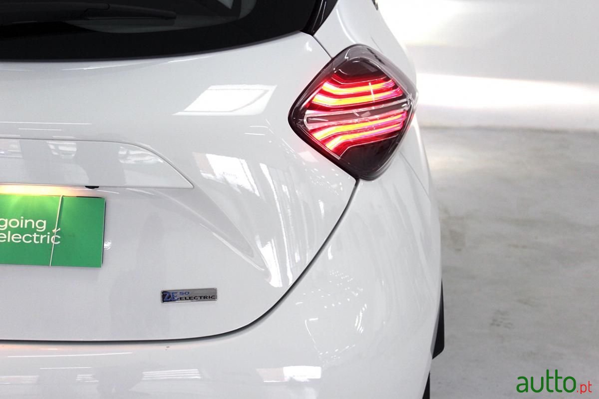 2020' Renault Zoe photo #6