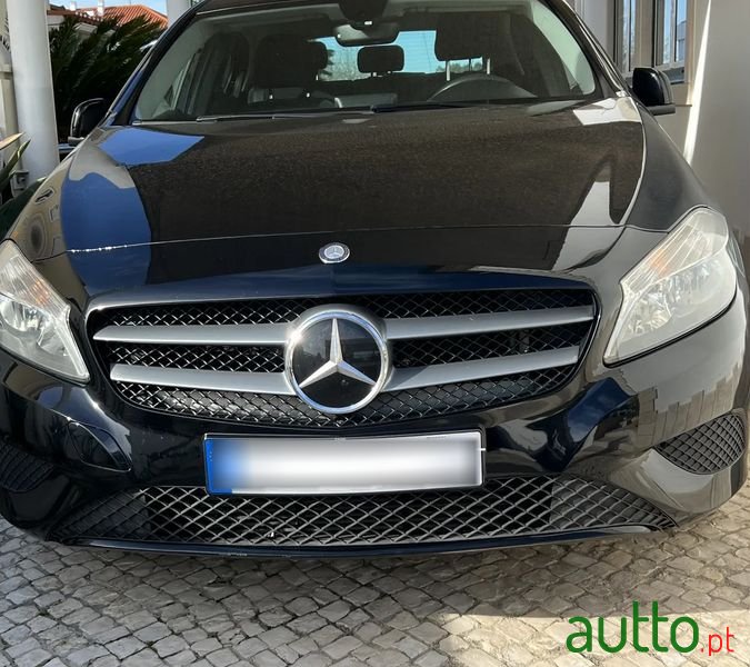 2015' Mercedes-Benz Classe A photo #2