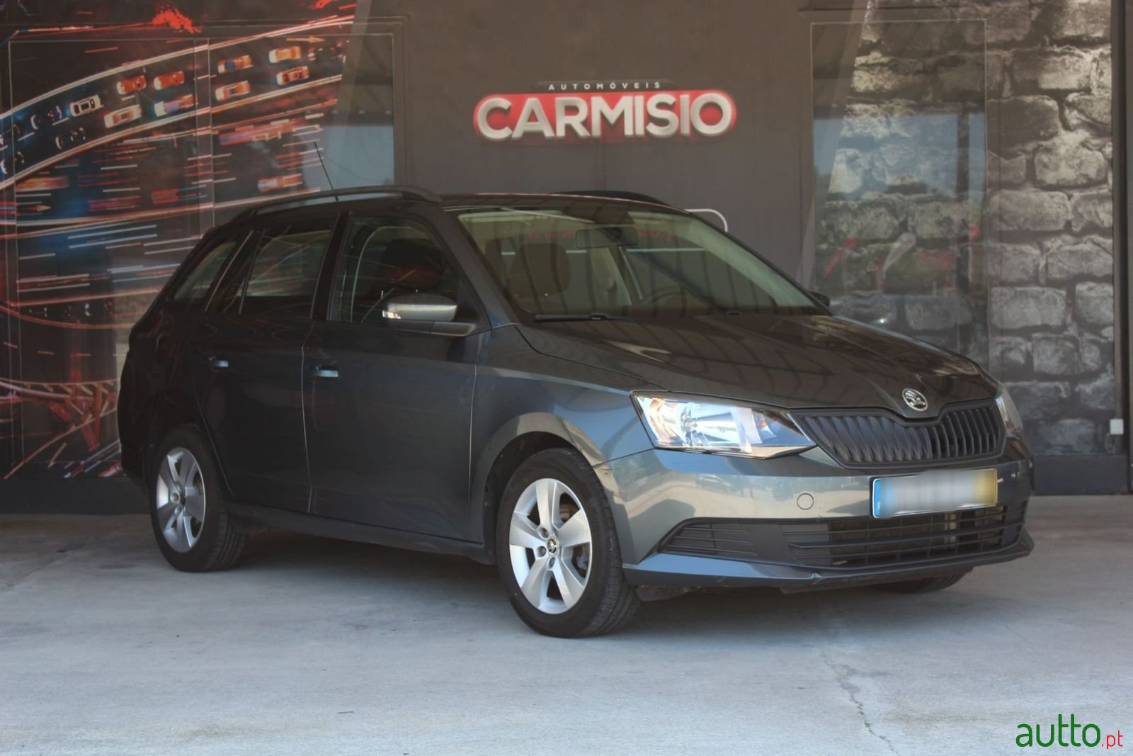 2017' Skoda Fabia Break photo #1