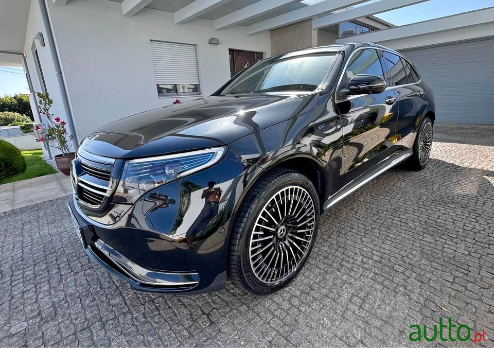 2009' Mercedes-Benz EQC photo #7