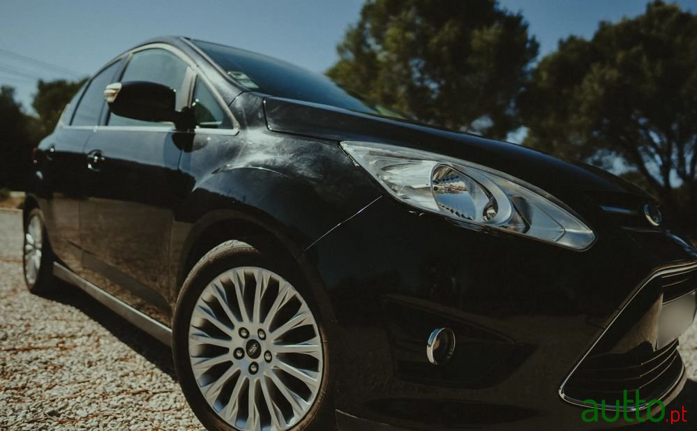 2013' Ford C-MAX photo #3