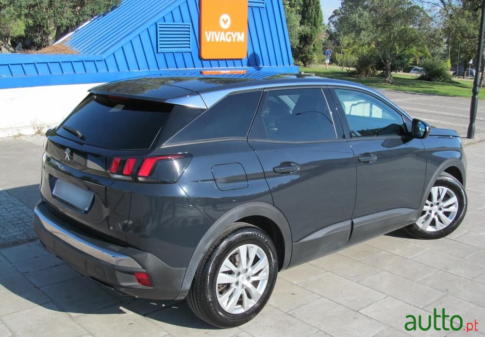 2020' Peugeot 3008 photo #2