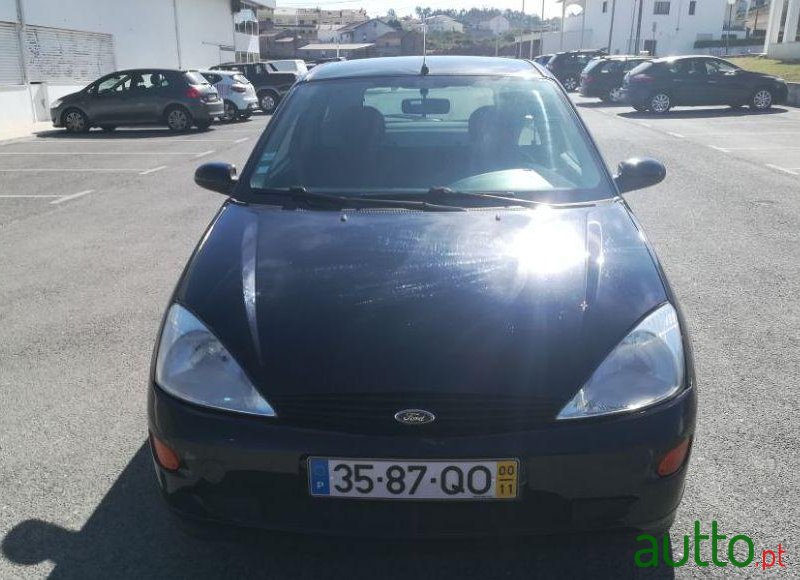 2000' Ford Focus photo #2