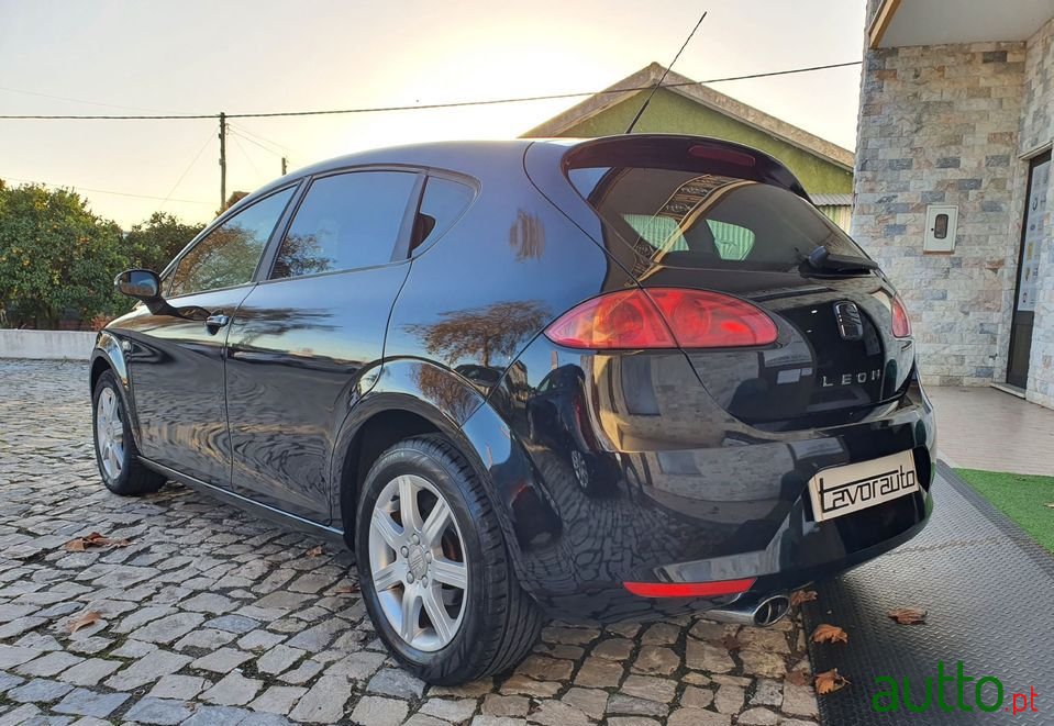 2007' SEAT Leon photo #6
