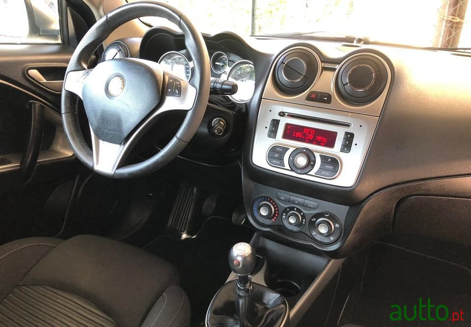 2012' Alfa Romeo MiTo photo #6