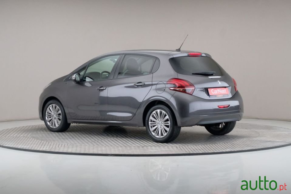 2019' Peugeot 208 photo #2