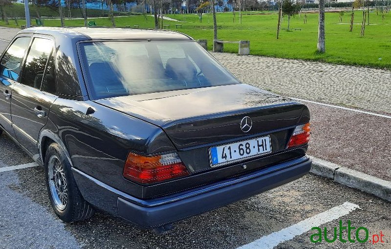 1989' Mercedes-Benz 300 photo #3