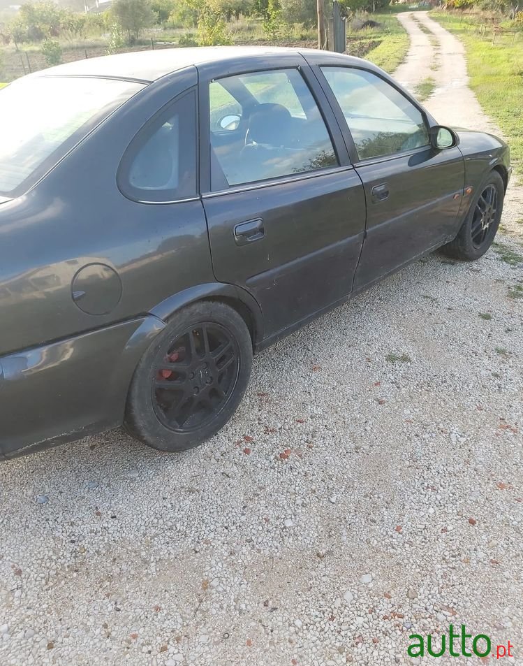 1998' Opel Vectra 2.0 Tdi Cd photo #3