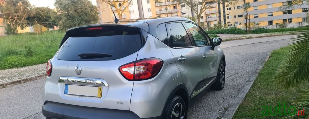 2015' Renault Captur photo #5