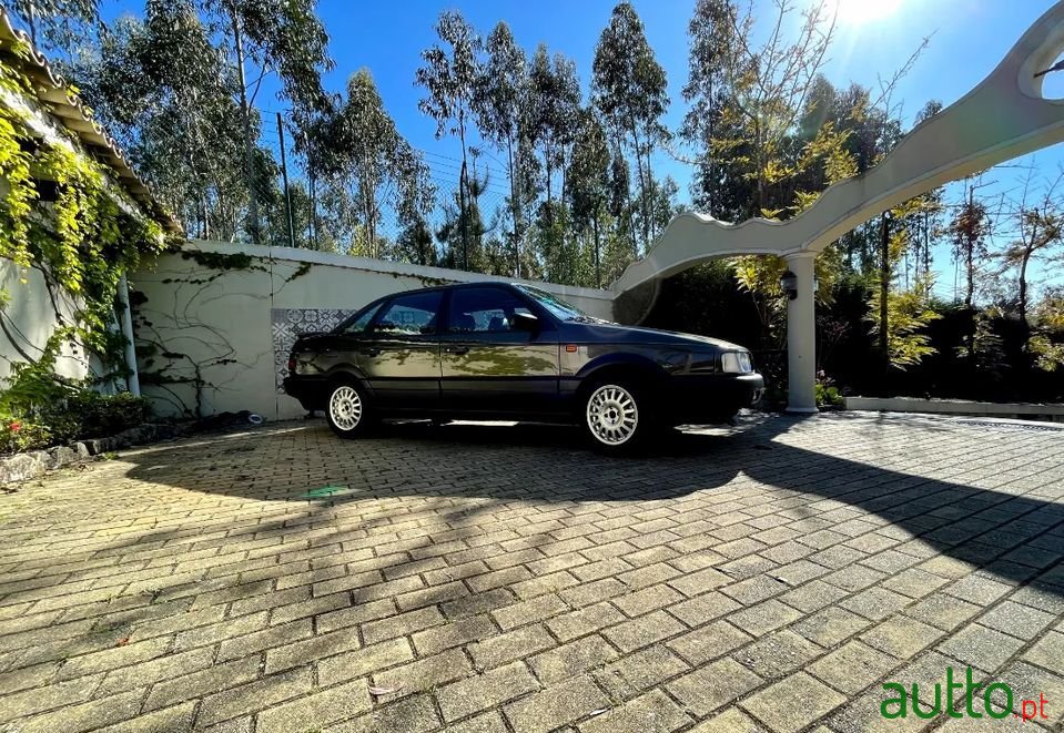 1992' Volkswagen Passat photo #2