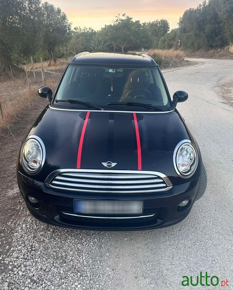 2012' MINI Clubman Cooper D Hampton photo #3