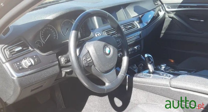 2016' BMW 520 photo #5
