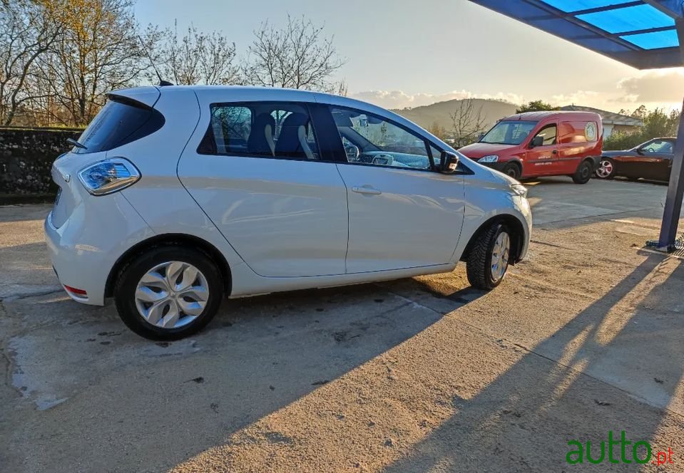 2015' Renault Zoe photo #4