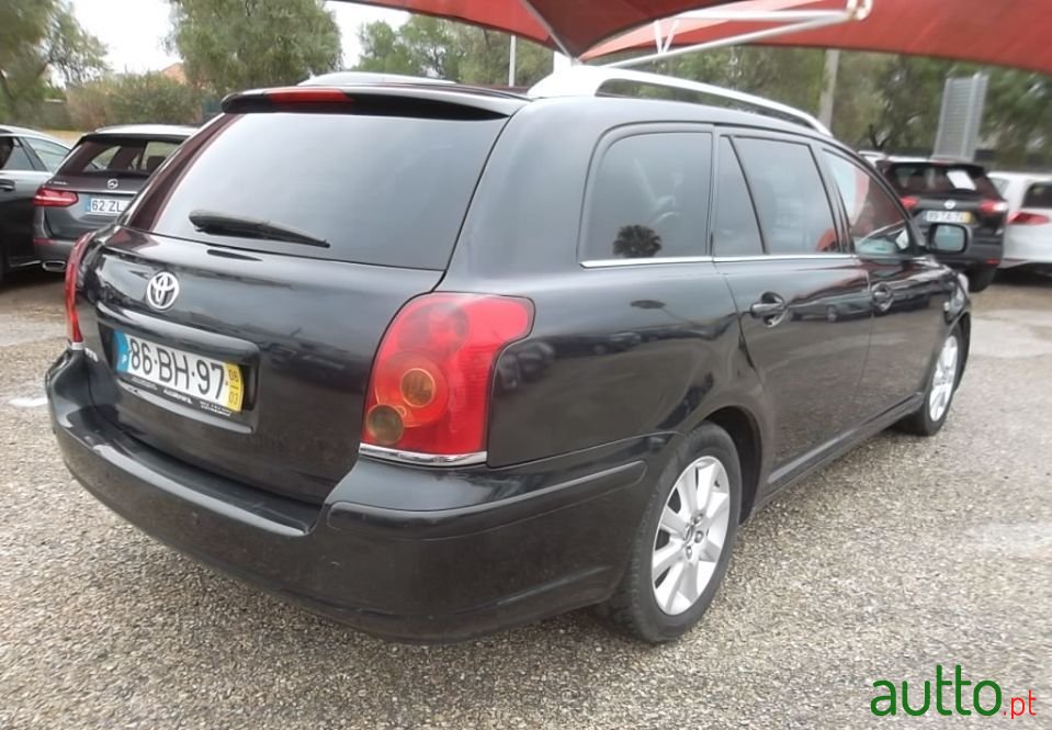 2006' Toyota Avensis Sw photo #3