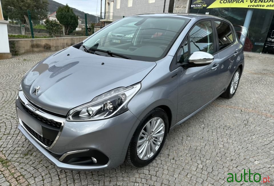 2019' Peugeot 208 photo #3