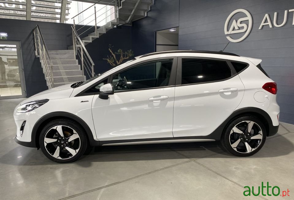 2021' Ford Fiesta photo #2