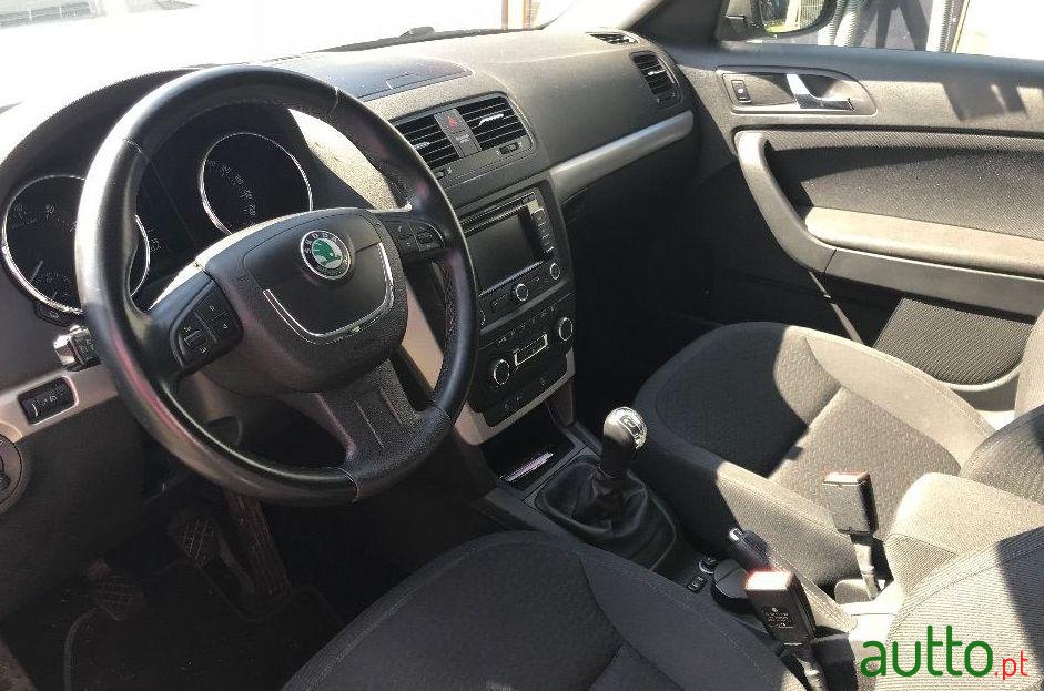 2011' Skoda Yeti 1.2 Tsi Experience photo #2