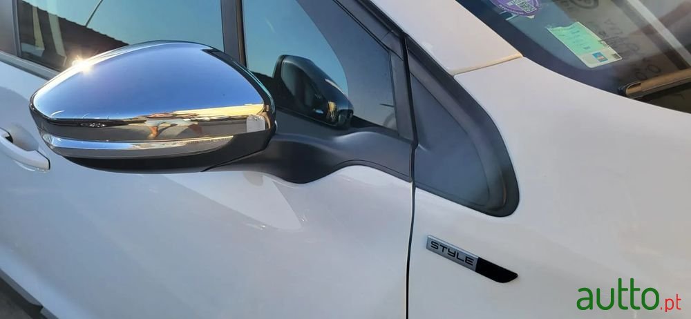 2016' Peugeot 2008 photo #6