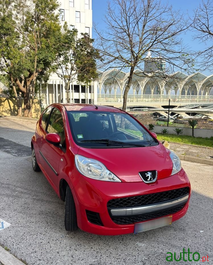 2009' Peugeot 107 photo #2