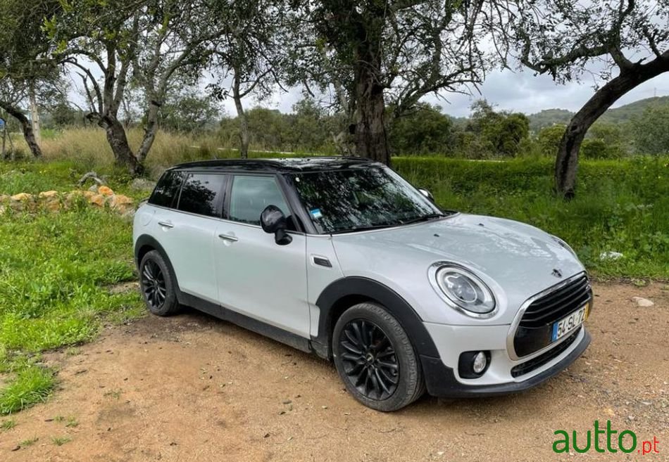 2017' MINI Clubman Cooper D photo #2