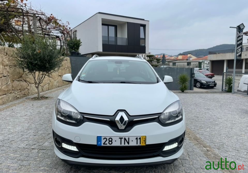 2014' Renault Megane Sport Tourer photo #2