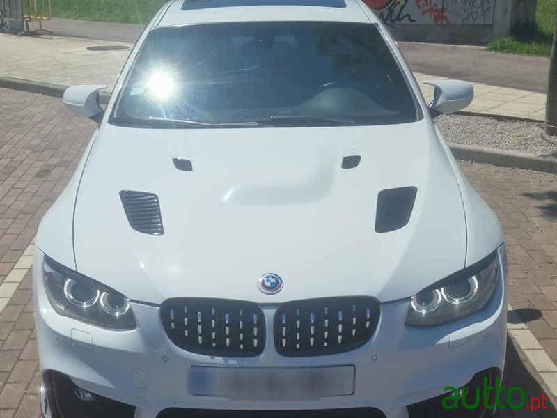 2010' BMW 320 photo #6