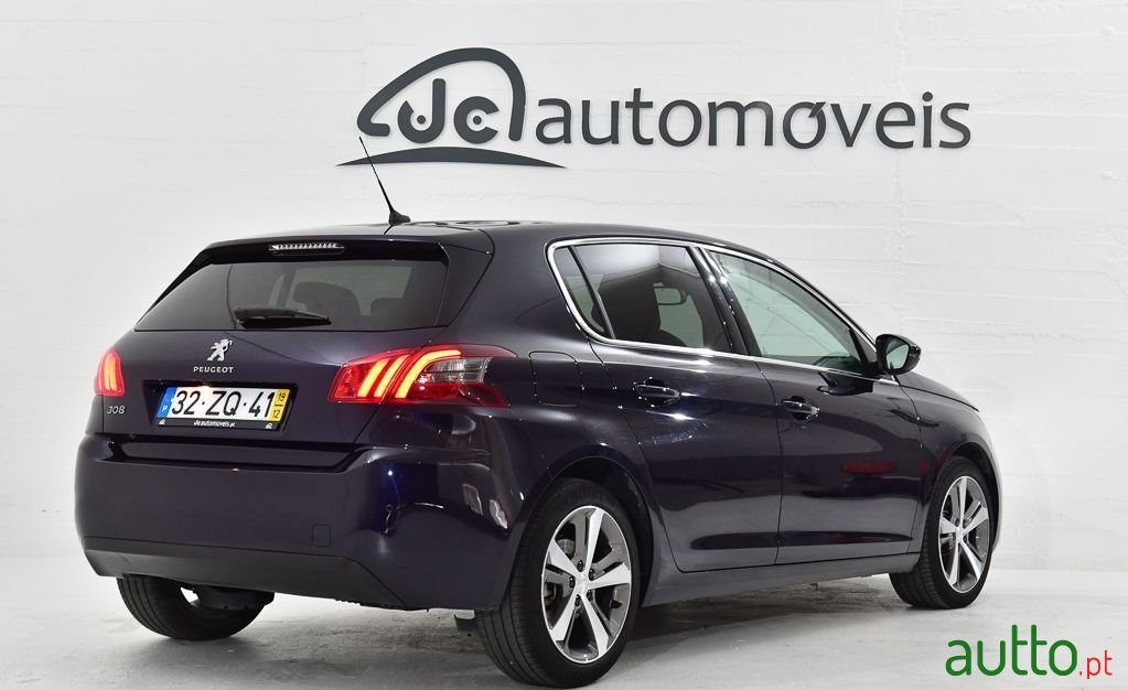 2019' Peugeot 308 photo #2