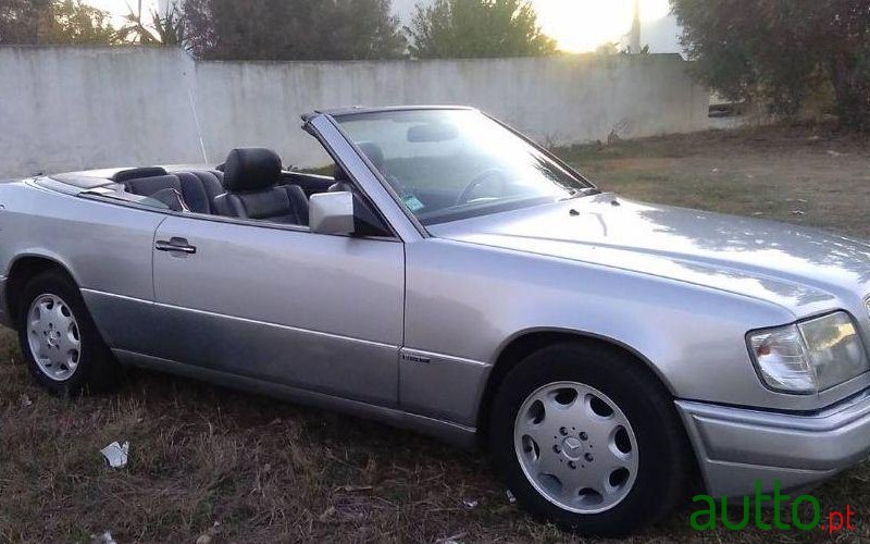 1995' Mercedes-Benz E-220 photo #4