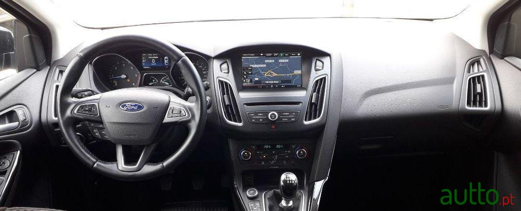 2014' Ford Focus Sw photo #2