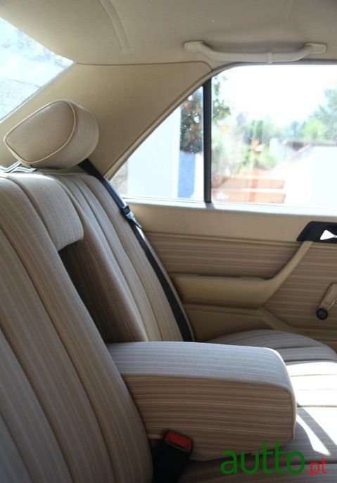 1986' Mercedes-Benz 200 Standard photo #4