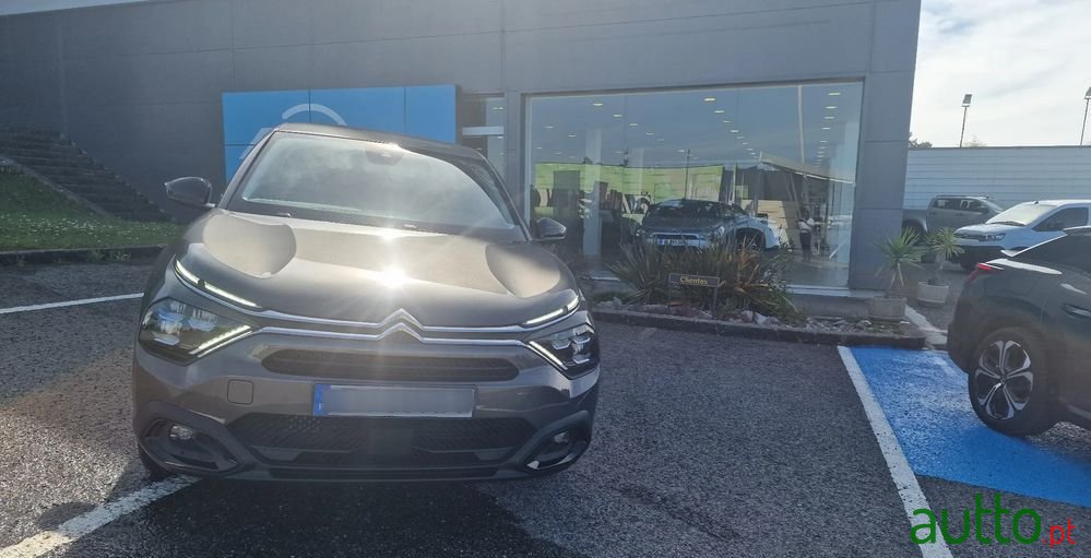 2024' Citroen C4 1.2 Puretech Plus photo #1
