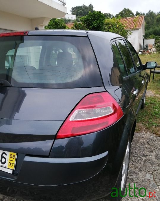 2008' Renault Megane photo #3
