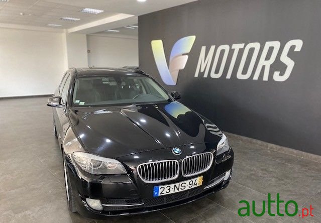 2013' BMW 520 photo #2