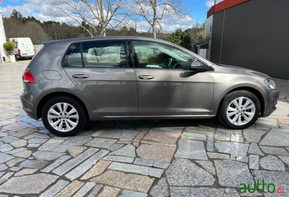 2015' Volkswagen Golf photo #5