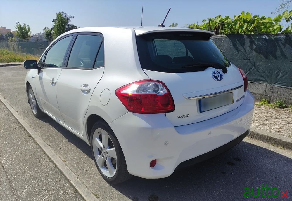 2011' Toyota Auris 1.8 Hsd Comfort photo #4