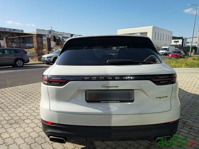 2018' Porsche Cayenne E-Hybrid photo #6
