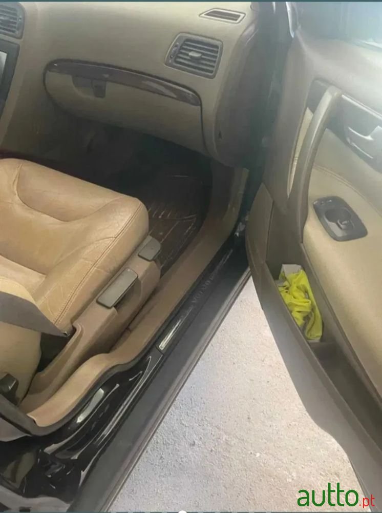 2001' Volvo V70 2.0 T photo #5