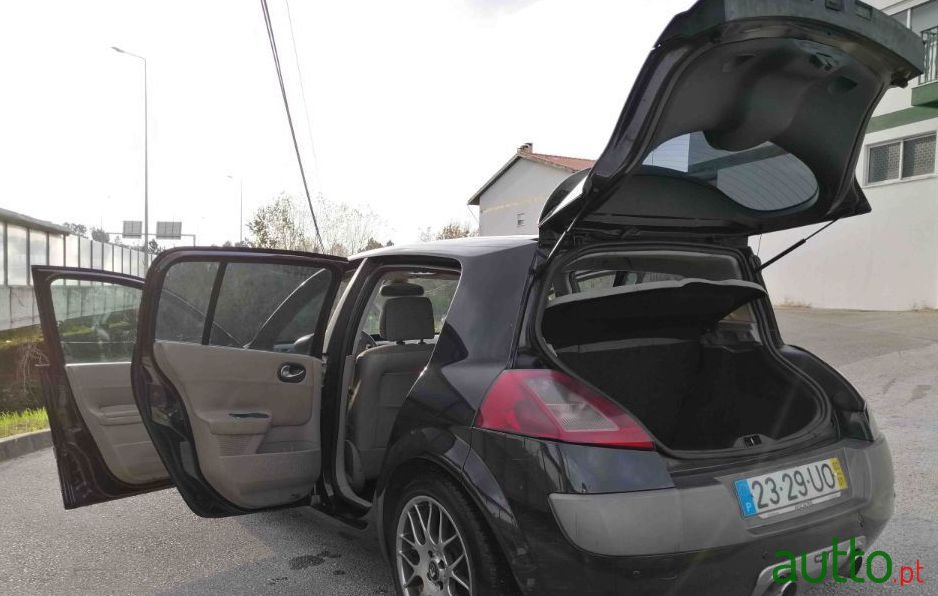 2003' Renault Megane photo #4