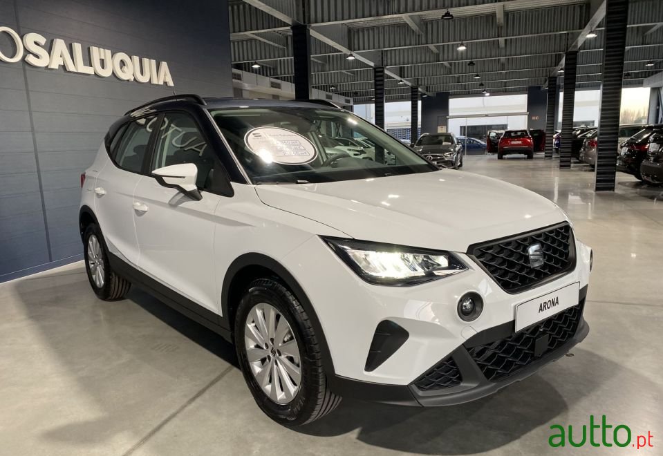 2023' SEAT Arona photo #5