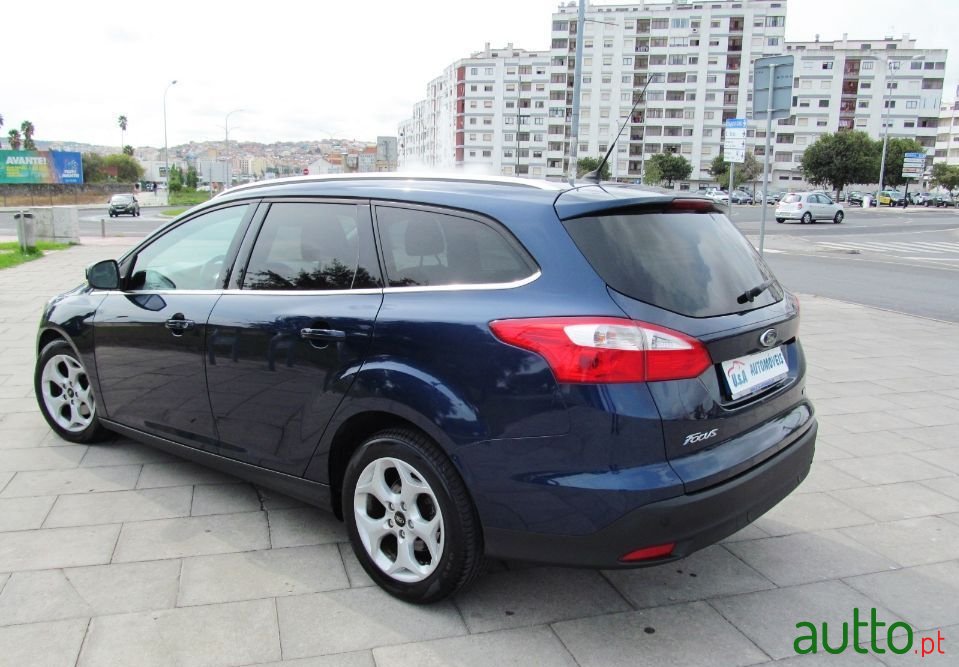 2013' Ford Focus Sw photo #2