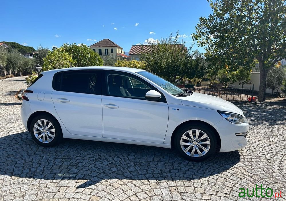 2016' Peugeot 308 1.6 Bluehdi Style photo #5