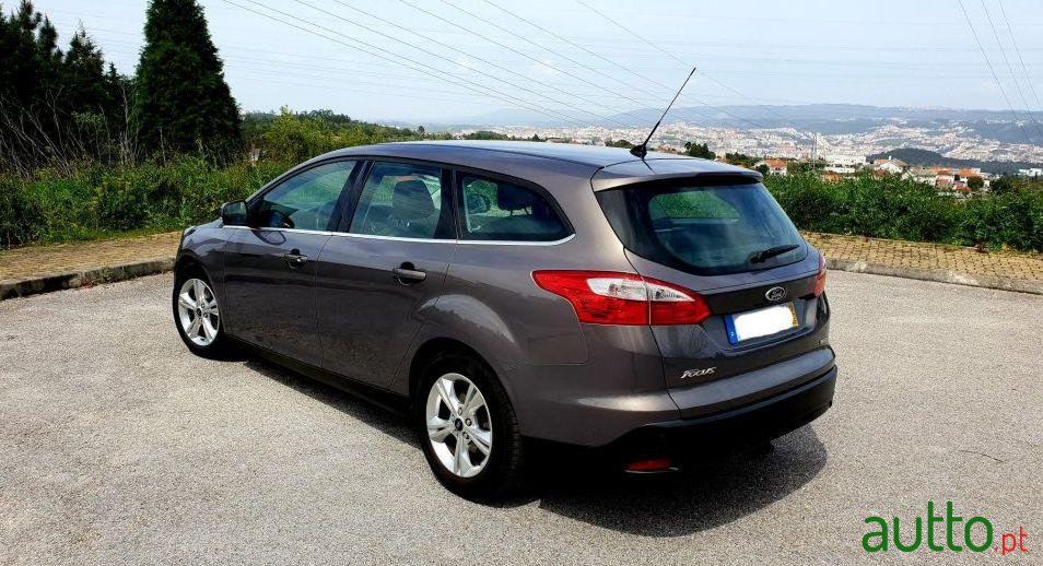 2013' Ford Focus Sw photo #2