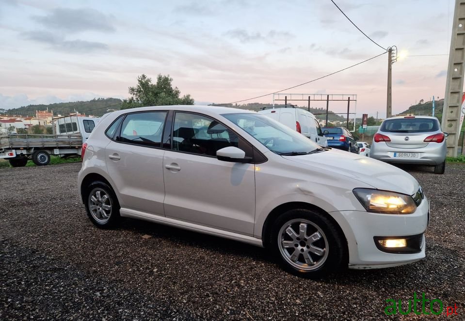 2013' Volkswagen Polo photo #5