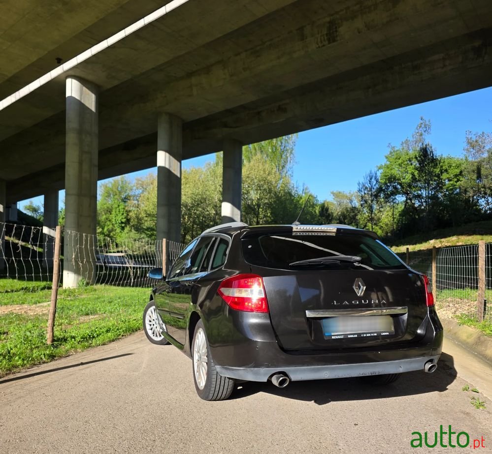 2008' Renault Laguna Break photo #4