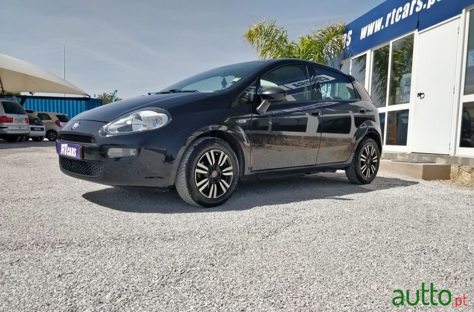 2015' Fiat Punto photo #3