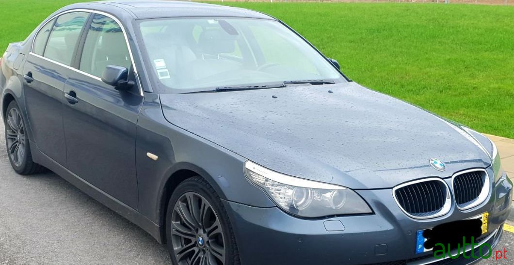 2009' BMW 520 photo #3