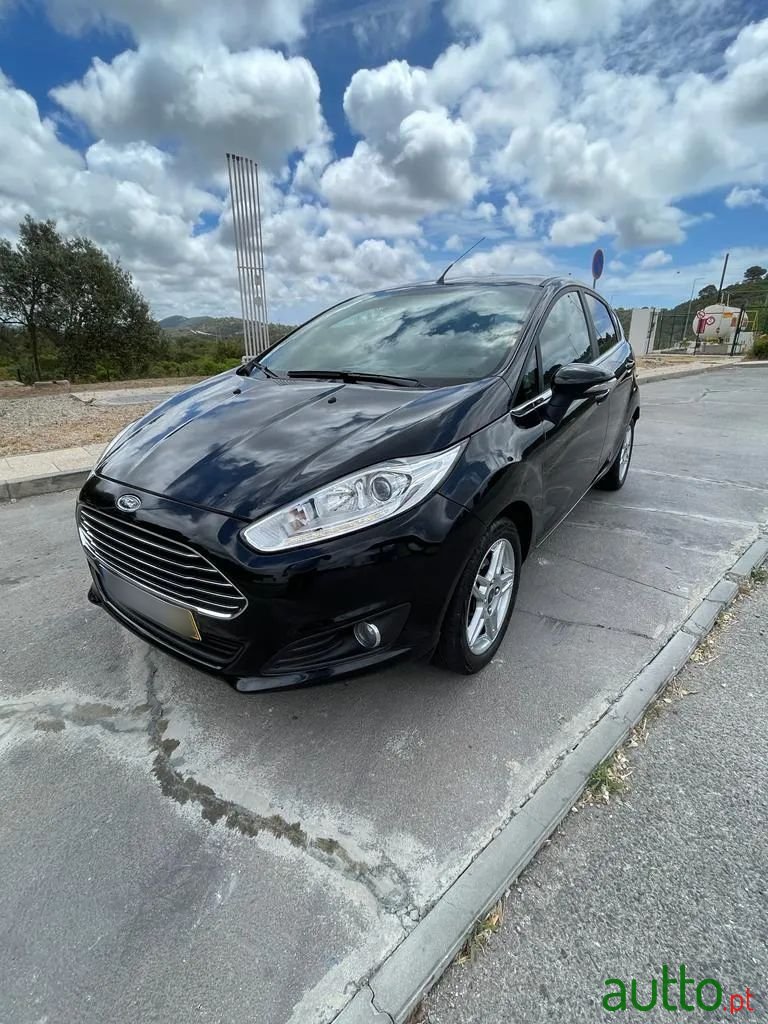 2014' Ford Fiesta photo #3
