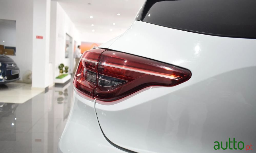 2023' Renault Clio photo #4